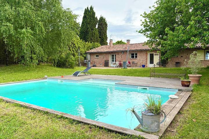 Location de vacances pour 8 personnes, avec jardin à Odars