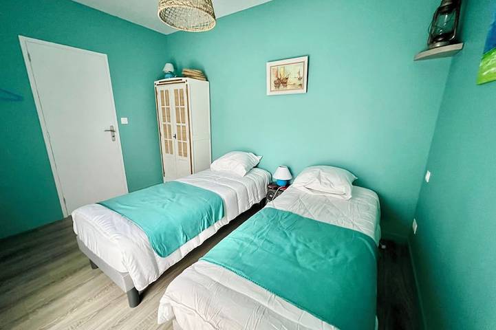 Large house 10 minutes from the town centre - Nice garden and petanque area in La Rochelle, Región de La Rochelle