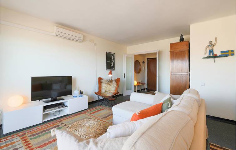 Ganze Ferienwohnung, Terrassenwohnung mit AC in Strandnähe in Platja de la Picòrdia (Arenys de Mar), Arenys de Mar