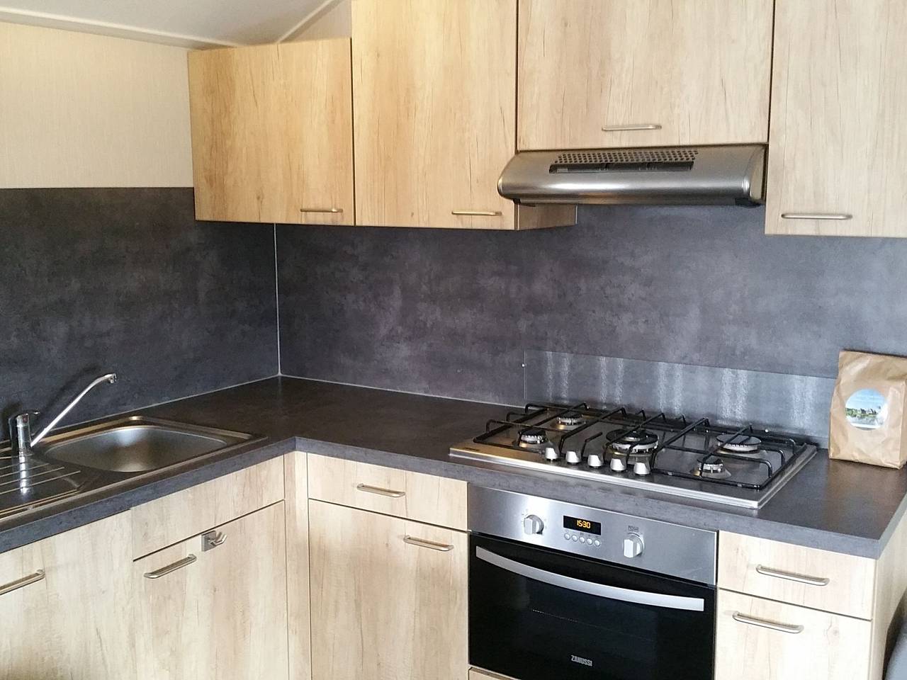 Séjour au bord de l'étang avec cuisine in Bant, IJsselmeer