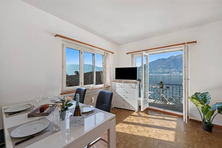 Ferienwohnung für 2 Personen, mit Balkon und Terrasse sowie Seeblick in Gambarogno - 2