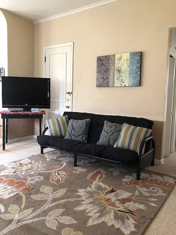 700 Douglas Ave, Close to Main Street, Garage! in Ames (IA), Story County