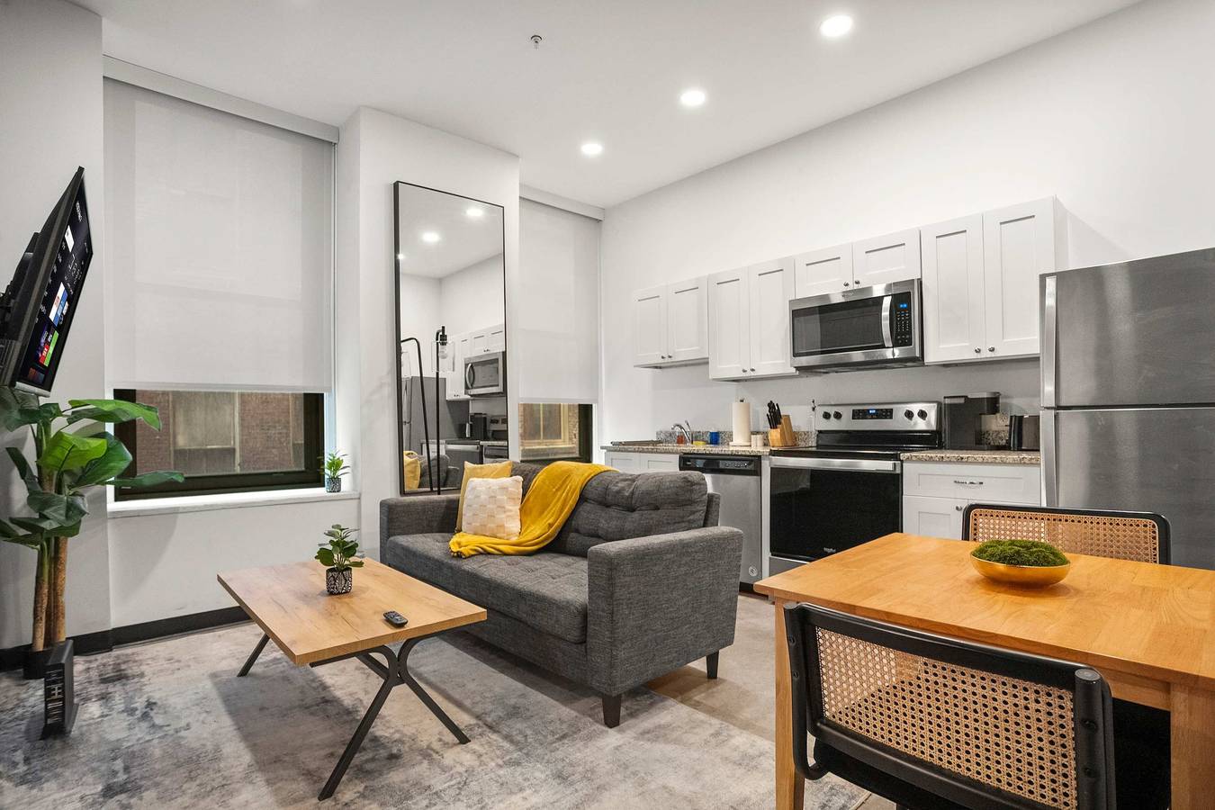 Ganze Wohnung, Cozysuites Stunning 1Br in Downtown Pitts  9 in Pittsburgh, Allegheny County
