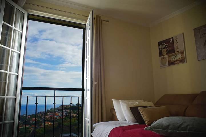 Appartement entier, Bel appartement avec vue sur la mer dans un quartier calme de Funchal in Funchal (São Pedro), Île de Madère