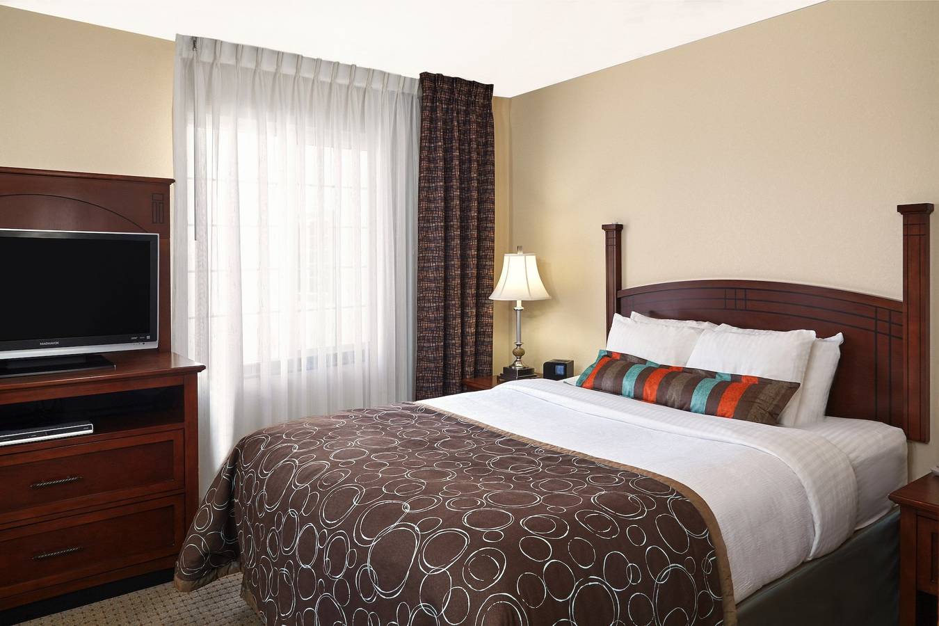 Apartamento entero, Staybridge Milwaukee Airport South in Condado de Milwaukee