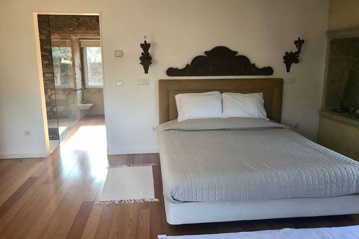 Location de vacances pour 13 personnes, avec jardin dans Venade - 2