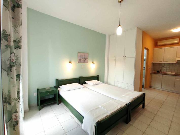 Gîte pour 2 personnes, avec balcon, animaux acceptés dans Andros - 2