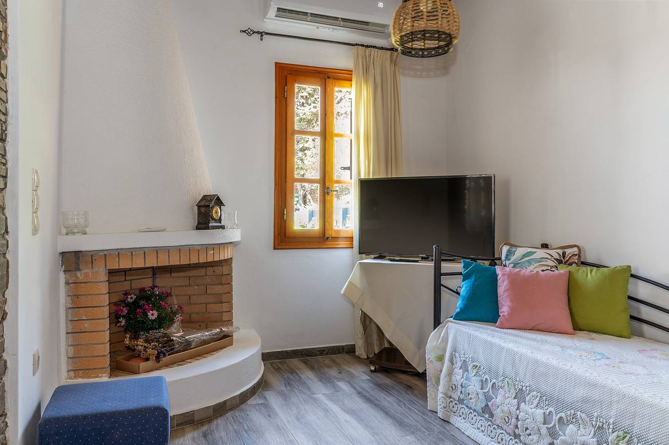 Ferienhaus 'Archontiko Keli' mit Bergblick, Wi-Fi und Klimaanlage in Andros