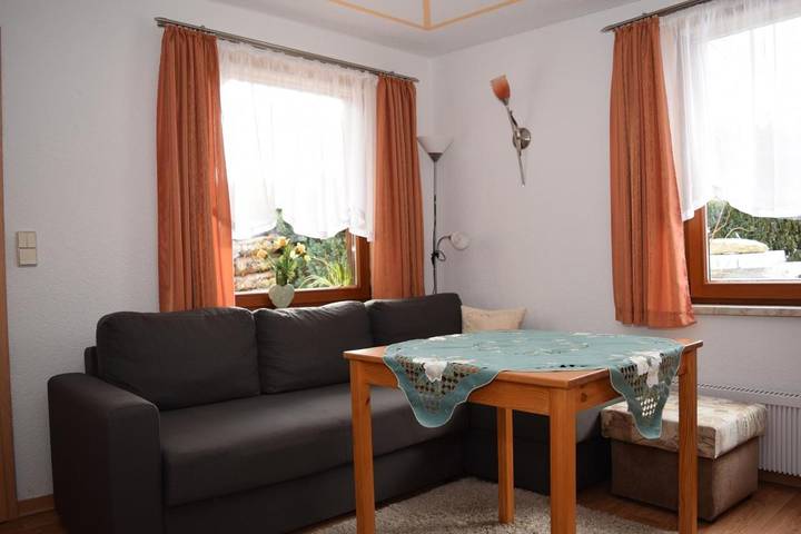 Ferienhaus für 3 Personen, mit Terrasse und Ausblick in Sehmatal - 2