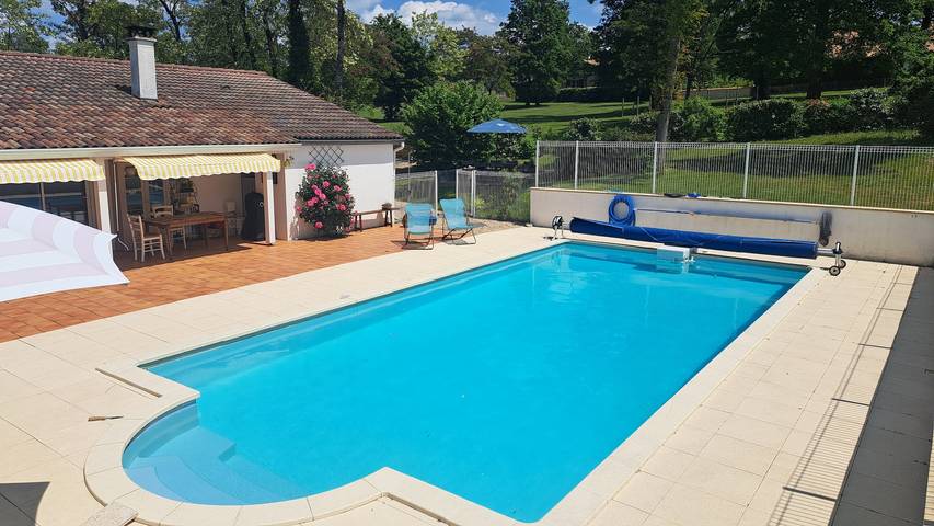 Gîte pour 5 personnes, avec Piscine à Écuras
