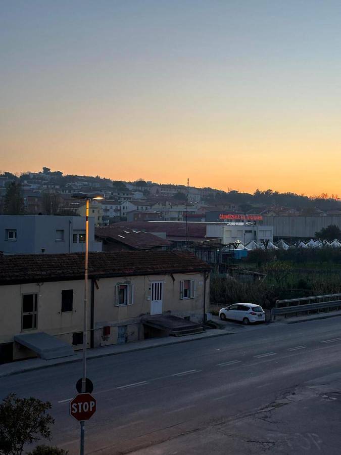Appartamento per 3 persone, con terrazza e panorama in Montemarciano