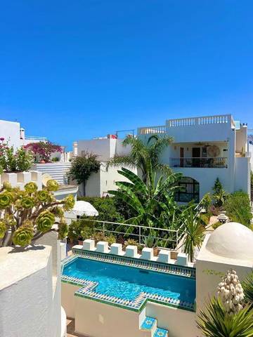 Gîte pour 3 personnes, avec bassin pour enfant et sauna ainsi que piscine et jardin dans Asilah