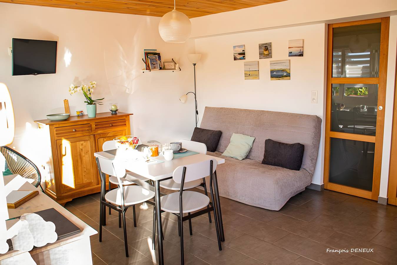 Gîte Les Acacias : terrasse privée, jardin commun et Wi-Fi à Saint-Valery-sur-Somme in Saint-Valery-sur-Somme, Région d'Abbeville