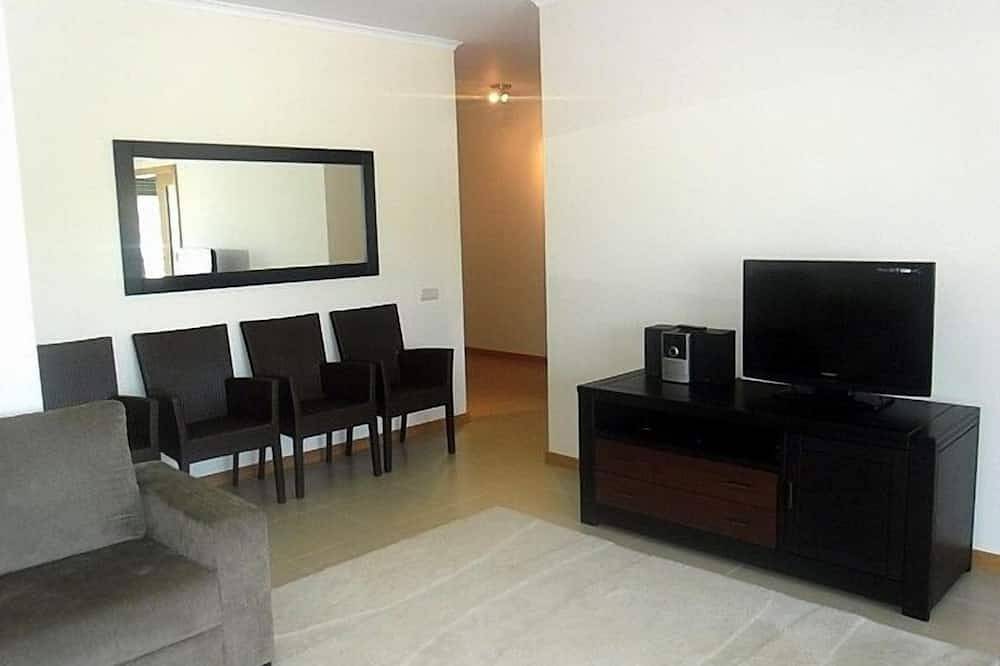 Apartamento entero, 2 dormitorios planta baja Moderno apartamento con balcón extendido Y Barbacoa privada in Praia de São Martinho do Porto, São Martinho do Porto