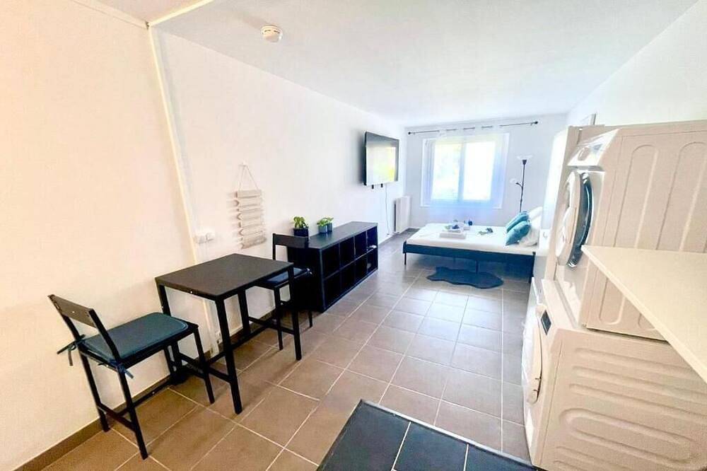Entire apartment, L'Azur de Clamart in Clamart, Hauts-de-Seine