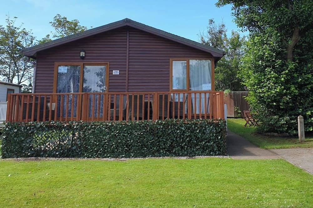 Wooden 3-Bed Lodge, Sleeps 9/10 with Front Decking in Thornton-Cleveleys, Lancashire