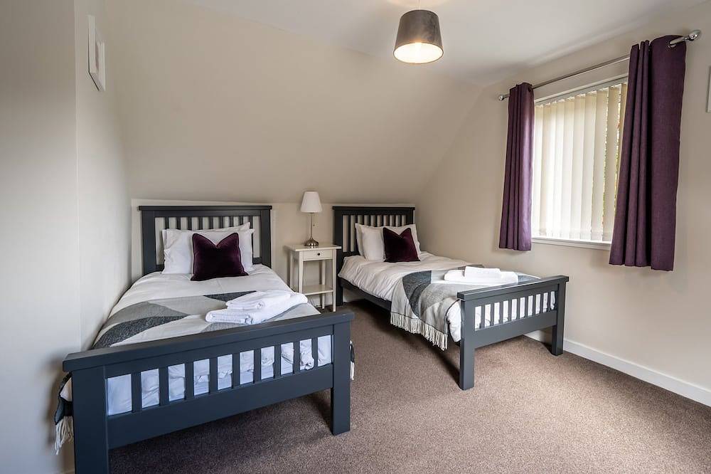 The Cottage At Corriness House, character holiday cottage in Poolewe in Poolewe, Highlands