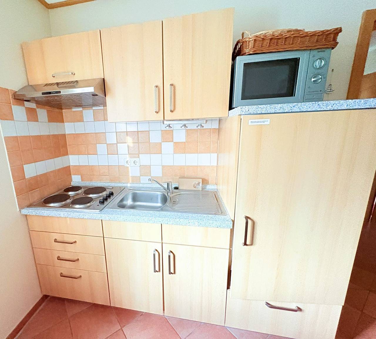 Ganze Wohnung, Ferienwohnung Flieder: Ruhige Lage, nur 500m vom Naturstrand entfernt in Mariendorf (Rügen), Mönchgut