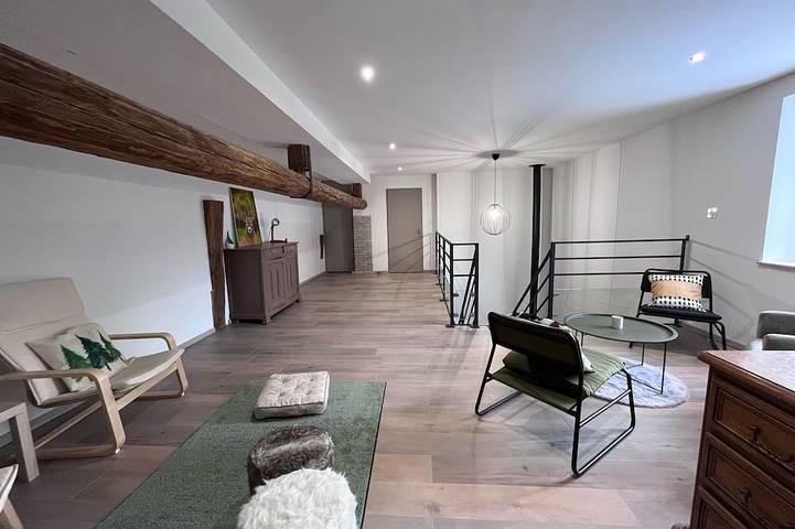 Gîte pour 8 personnes, avec jardin dans Belmont-sur-Buttant - 2