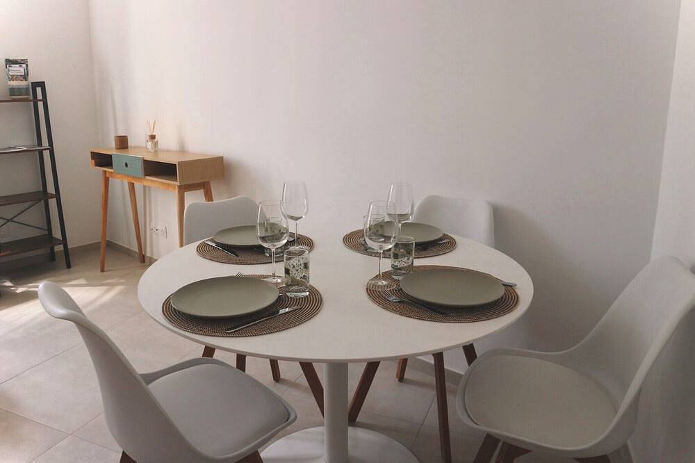 Apartamento entero, Renovated T2 apartment in the heart of Suze-la-Rousse in Suze-la-Rousse, Región de Nyons