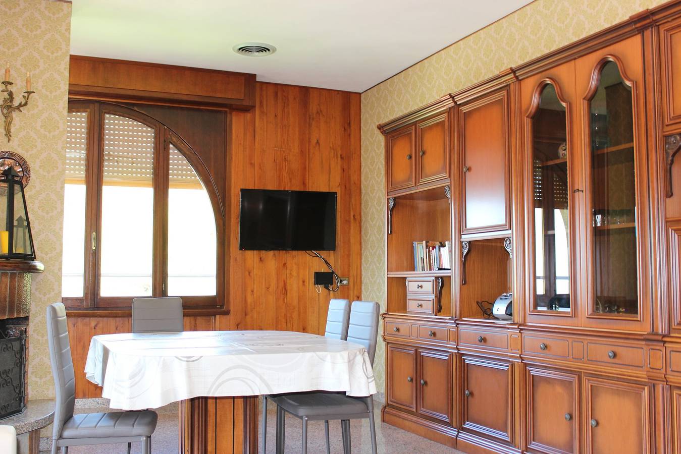 Gemütliche 90 m² Wohnung in Tignale mit Pool, Garten, Terrasse, Parkplatz und Wlan in Tignale, Gardasee-Berge