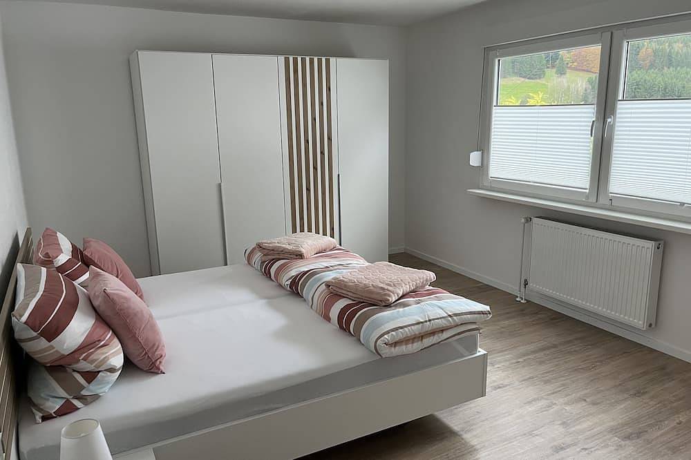 Ganze Wohnung, Gemütliche,Voll ausgestattete Ferienwohnung im Oberen Schlichemtal in Hausen am Tann, Albsteig Etappe 14