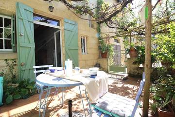 Location de vacances pour 4 personnes, avec jardin, animaux acceptés à Couze-et-Saint-Front