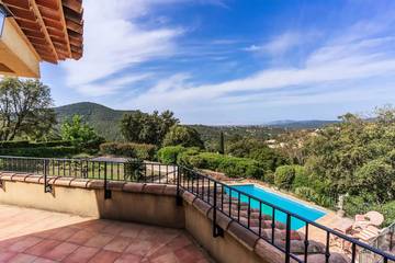 Villa pour 10 Personnes dans La Londe-les-Maures, Région de Toulon, Photo 3