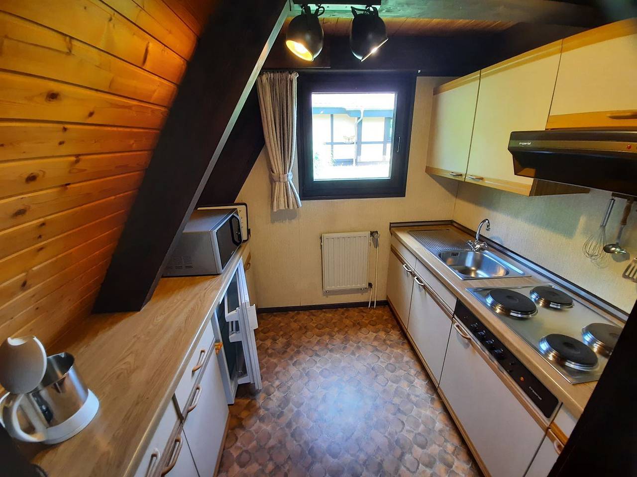 Voll ausgestattetes Ferienhaus "Winnetou" Nr.114 mit Terrasse und Steingrill in Waldbrunn, Neckar-Odenwald-Kreis