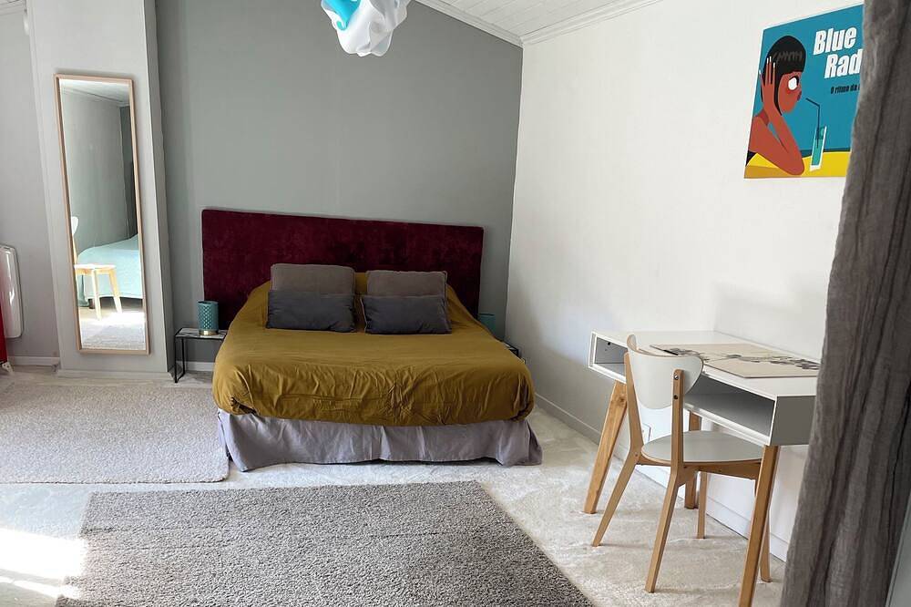 Les Frênes Bleus ,Belle charentaise,calme et verdure entre l’île de ré et La Vv in Saint-Jean-de-Liversay, Région de La Rochelle