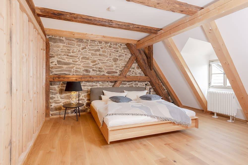 Ganze Wohnung, Ferienwohnung (130qm) über zwei Etagen mit Balkon in Waldsassen, Ostbayern
