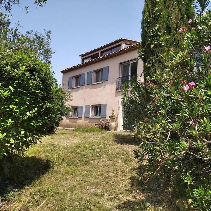Gîte pour 4 personnes, avec Terrasse ainsi que Jardin et Vue à Balaruc-le-Vieux