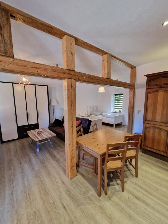 Ferienwohnung für 3 Personen, mit Terrasse und Garten sowie Ausblick