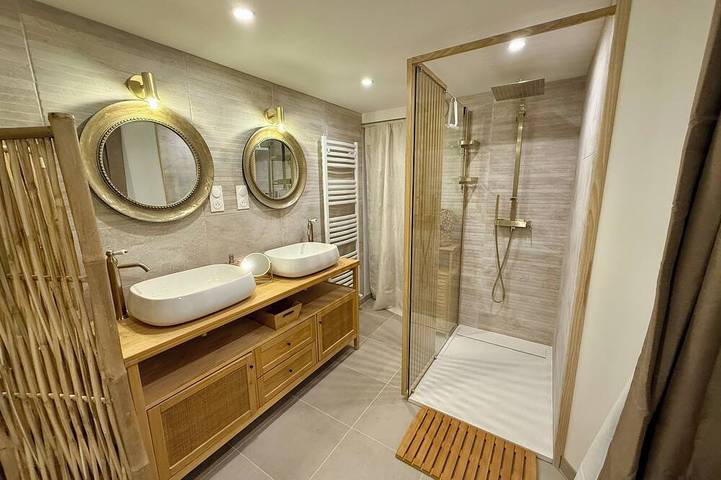 Ganze Wohnung, Bright, new, very well-equipped T2 apartment, quiet, dedicated parking space. in Istres, Mittelmeerküste (Frankreich)
