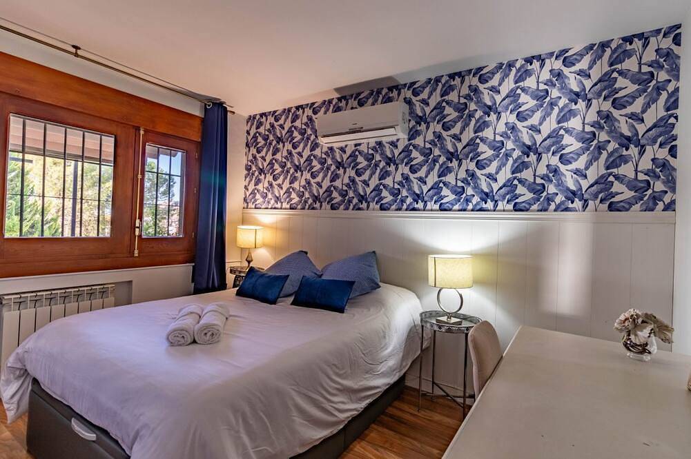 ¡Villa de Lujo! Piscina, jardín y Jacuzzi. Granada in Albolote, Provincia de Granada