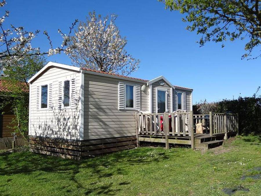 Camping le Rouge Gorge 10' Puy du Fou - Mobilheim 4 personen - Mobilhome 28m² (2 Schlafzimmer) 4 pers. Tv - Komfort 4 pers. in Saint-Laurent-sur-Sèvre, Loire-Tal