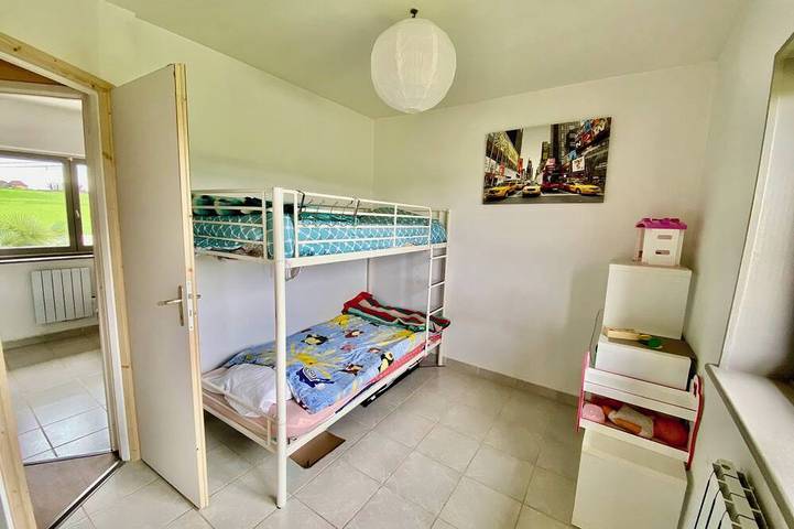 Gîte pour 6 personnes, avec terrasse et jardin à Faverges-de-la-Tour - 4