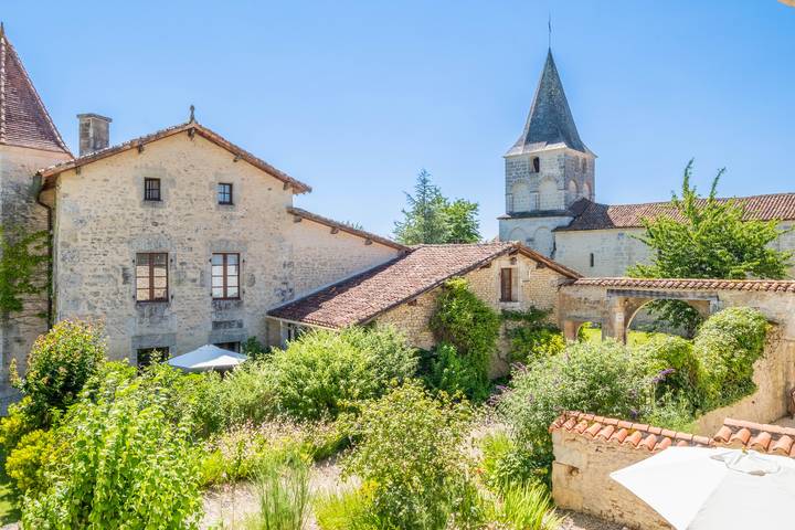Gîte pour 6 personnes, avec piscine, adapté aux familles