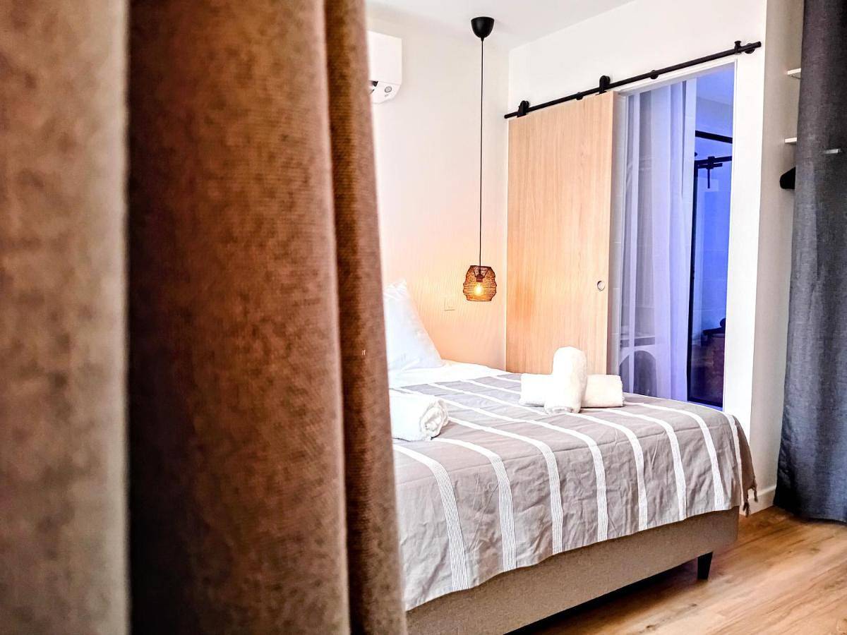 Appartement entier, Stelina Altana - Duplex - Terrasse - Balnéo - Climatisation - Hypercentre in Villeneuve-sur-Lot, Quercy