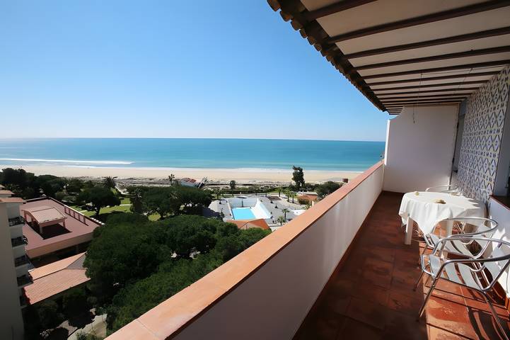 Vacation rental for 6 people, with balcony in Algarve