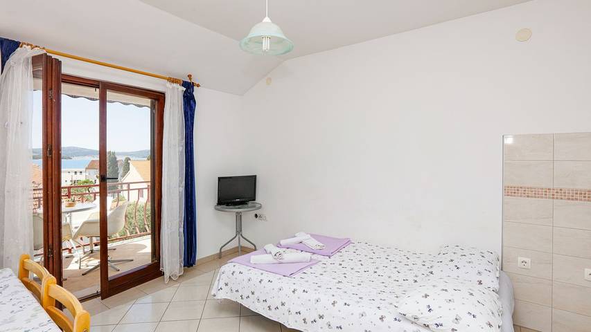 Ferienwohnung für 4 Personen, mit Terrasse in Biograd na Moru - 3