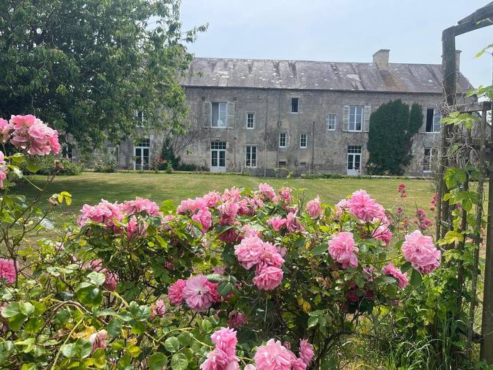 Location de vacances pour 6 personnes, avec Balcon et Terrasse ainsi que Jardin et Vue à Géfosse-Fontenay