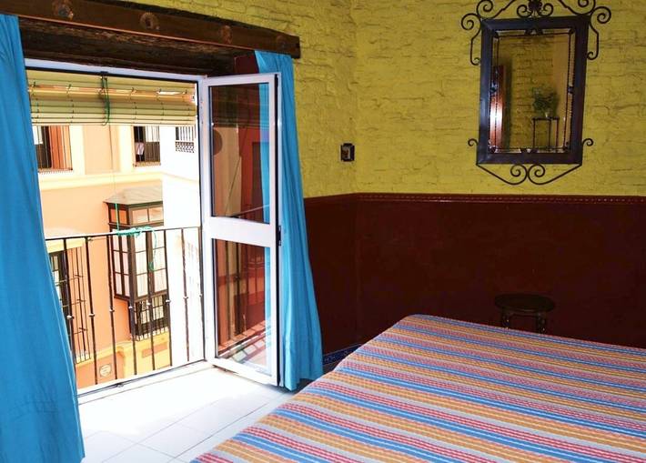 Casa de huéspuedes para 2 personas, con Balcón además de Terraza y Vistas en Santa Cruz (Sevilla)