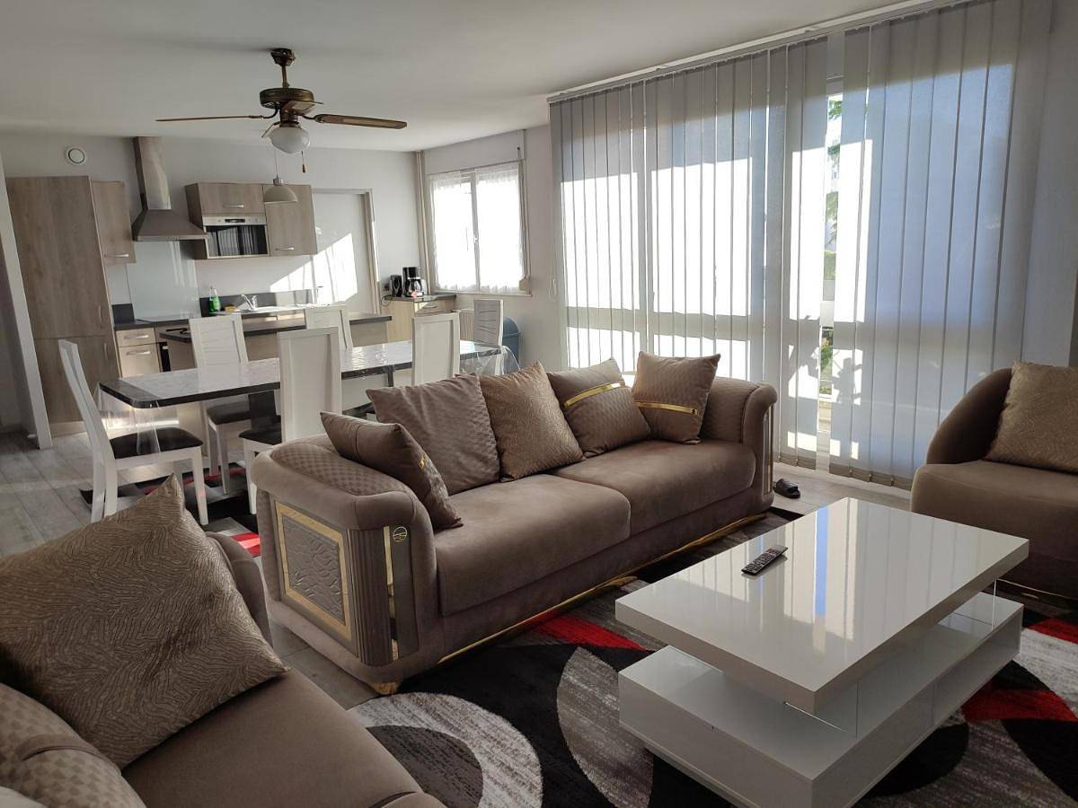 Appartement entier, Two-Bedroom Apartment in Creil, Oise