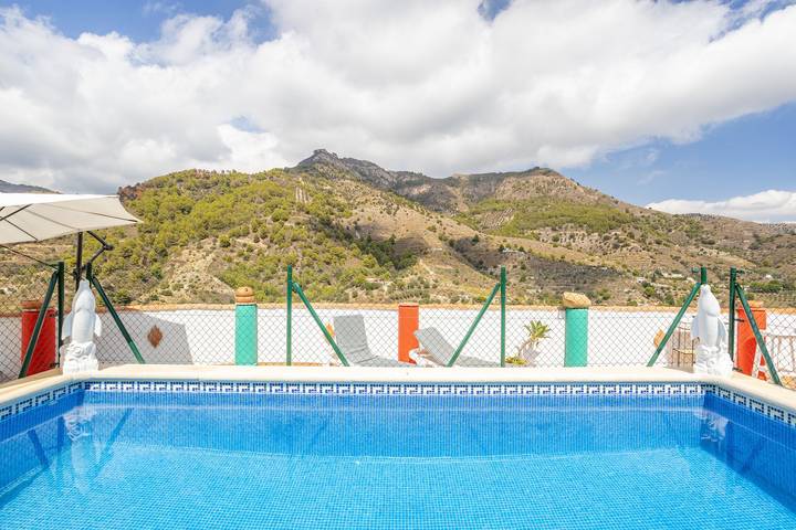 Ferienhaus 'Cortijo La Abuela' mit Bergblick, WLAN und Klimaanlage in Almuñecar, Costa Tropical