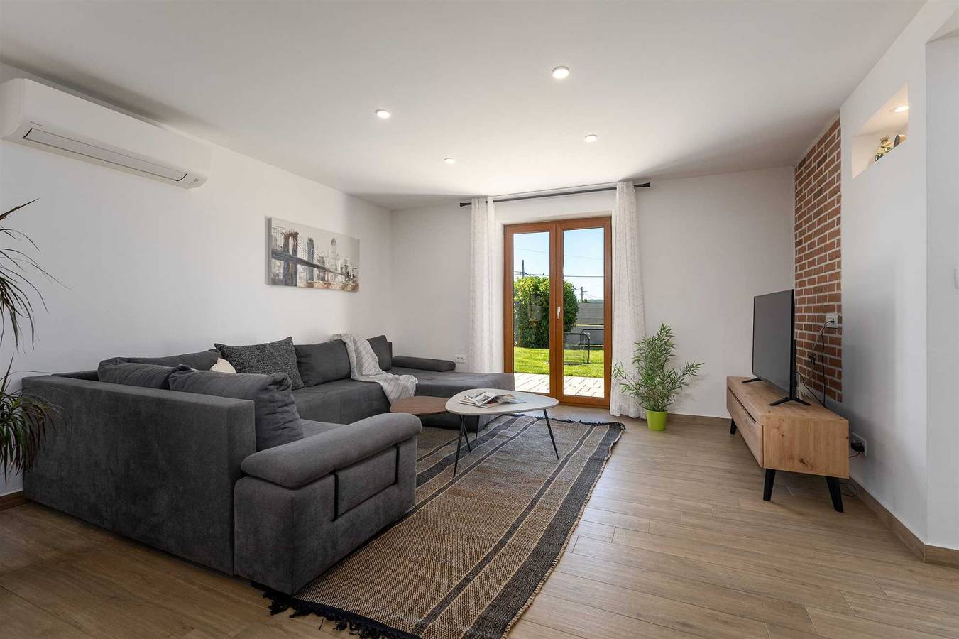 Villa Vito, ein friedlicher Rückzugsort in der Nähe der historischen Stadt in Presika, Ostküste Istrien