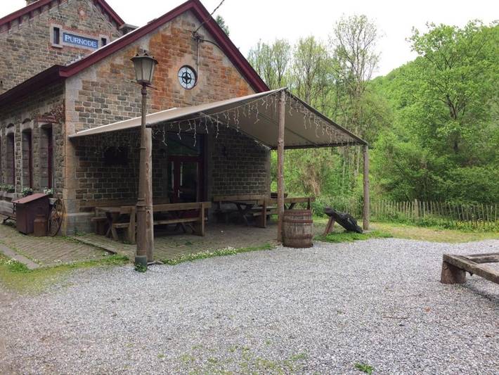 Location de vacances pour 24 personnes, avec vue et jardin à Yvoir - 2