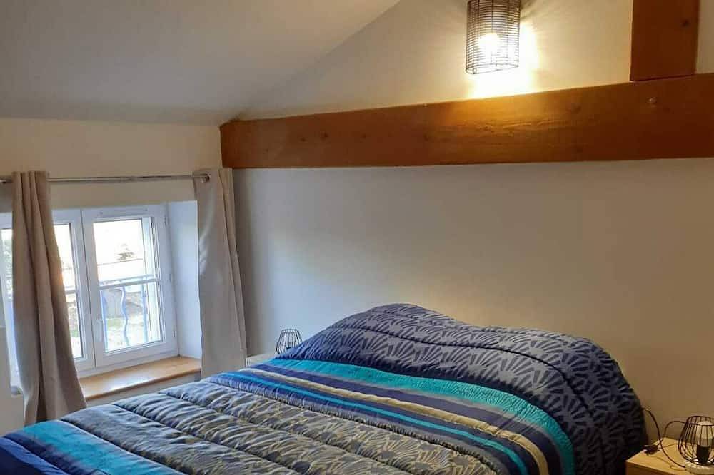 Entire apartment, Appartement Chez Annie in Grignan, Nyons region
