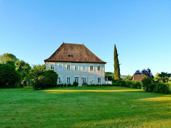 Location de vacances pour 10 personnes, avec piscine ainsi que jardin et vue à Les Avenières - 3