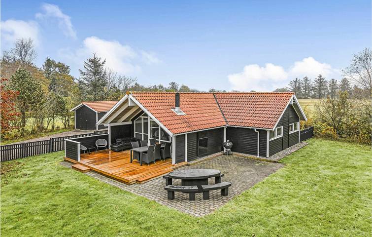 Feriehus for 6 personer, med Jacuzzi og Terrasse i tillegg til Sauna i Jegum
